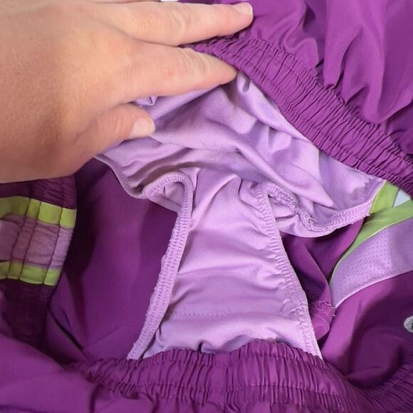 Purple green Nike Dri-Fit medium shorts embroidered swoosh - Picture 11 of 12